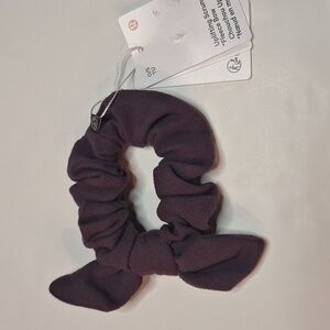 NWT Lululemon Uplifting Scrunchie Fleece Bow